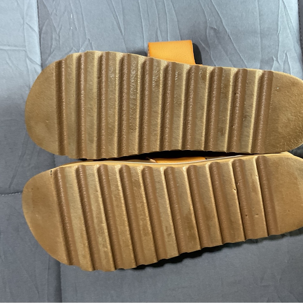 Reef Tan Sandals - Picture 4 of 5